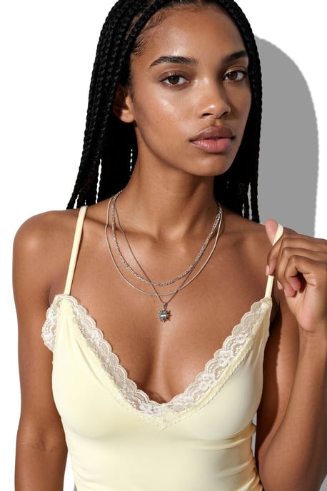 Enganliegendes Crop-Cami-Top mit Stickerei - Image 4