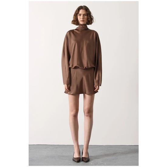 Satin-Minikleid mit hohem Kragen und Ballonärmeln – Braun - Image 1