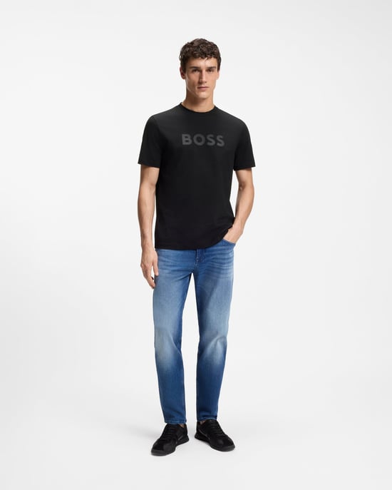Regulär geschnittenes T-Shirt mit kurzem Arm und Logo-Detail in Schwarz - Image 4