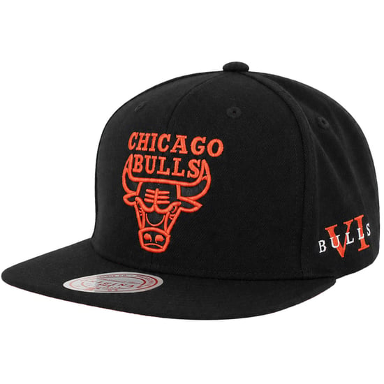 Mitchell & Ness NBA Chicago Bulls Core VI Pro Schwarze Kappe - Image 1
