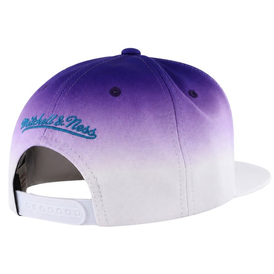 Mitchell & Ness NBA Charlotte Hornets Farbverlauf Weiß/Lila Cap - Image 2