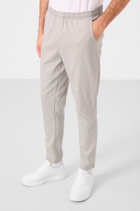 Herren Chinos mit geradem Schnitt aus Gabardine - Image 3