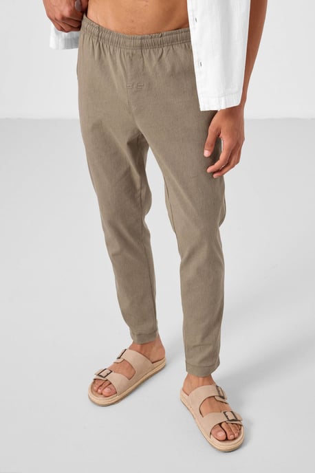 Herren Chinos mit geradem Schnitt aus Gabardine - Image 4