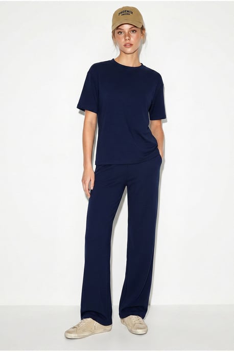 T-Shirt mit Rundhalsausschnitt und Hose im Zwei-Teile-Set - Image 3