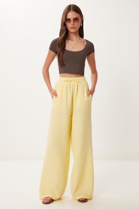 Weite Hosen mit Bindegürtel und Bindungsdetails - Image 1