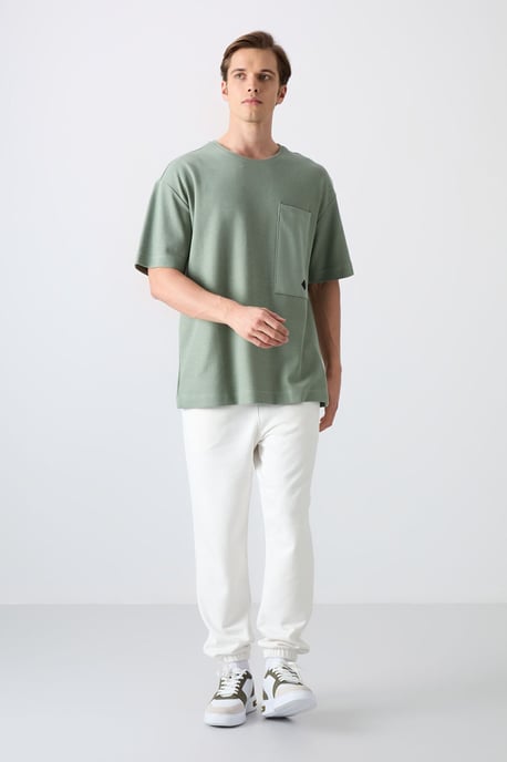 Übergrößen Baumwollmischung Rundhalsausschnitt T-Shirt mit Tasche - Image 2
