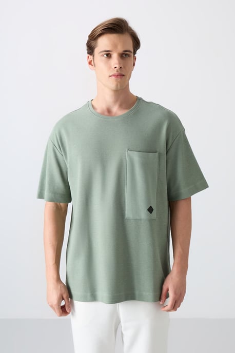 Übergrößen Baumwollmischung Rundhalsausschnitt T-Shirt mit Tasche - Image 4
