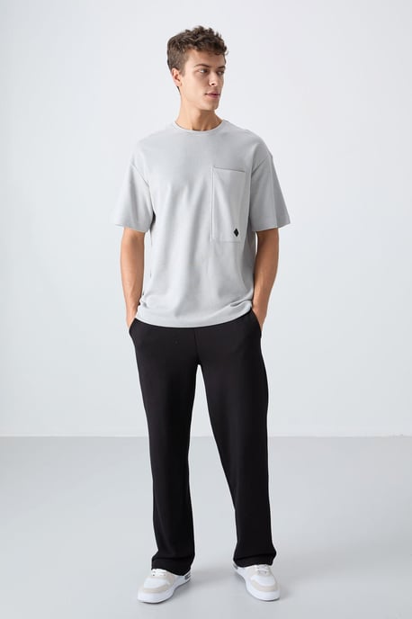 Übergrößen Baumwollmischung Rundhalsausschnitt T-Shirt mit Tasche - Image 2