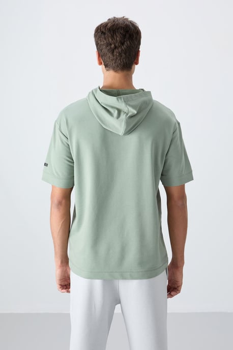 Oversized Kapuzen-T-Shirt mit kurzen Ärmeln - Image 4