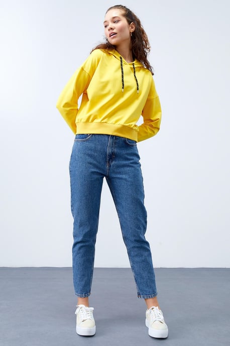 Lässiges Kapuzensweatshirt mit Bindegürtel - Image 2