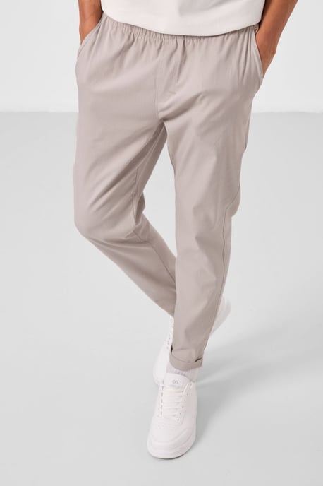 Herren Chinos mit geradem Schnitt aus Gabardine - Image 3