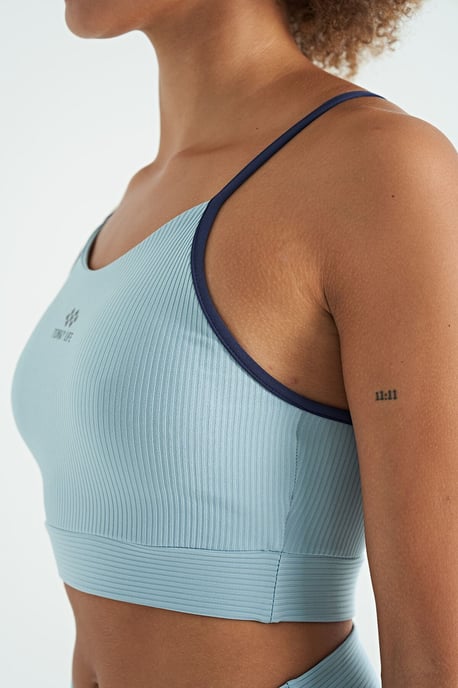 Tailliertes ärmelloses Sport-Crop-Top - Image 6