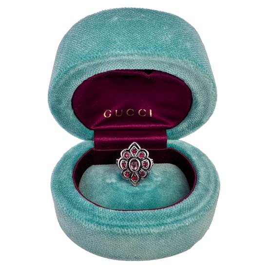 Gucci Ring mit roter Kristallblume aus silberfarbenem Metall - Image 1