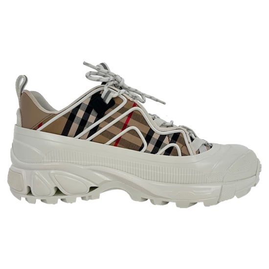 Burberry Arthur Vintage Check Sneakers aus beigem Canvas - Image 1