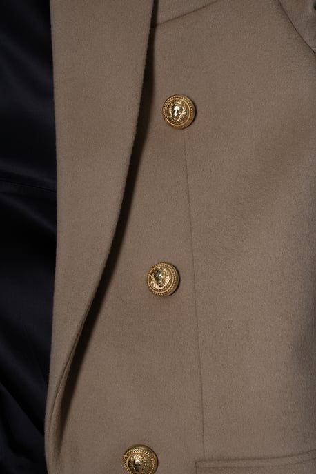 Balmain, beigefarbener Wollmantel mit goldenen Knöpfen - Image 5