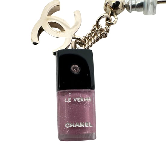 Chanel CC Nagellackflaschen-Ohrhänger aus rosa Harz - Image 2