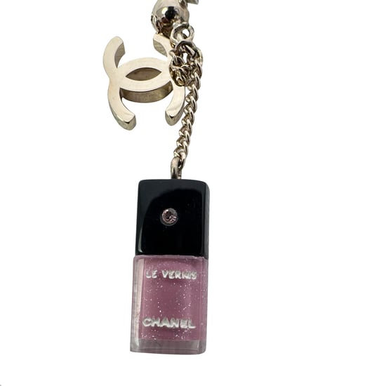 Chanel CC Nagellackflaschen-Ohrhänger aus rosa Harz - Image 3
