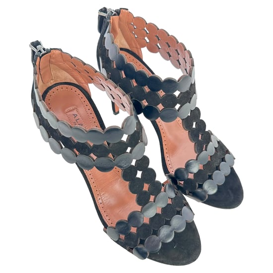 Alaïa Sandalen mit geschwungenem T-Riemen aus schwarzem Wildleder - Image 5