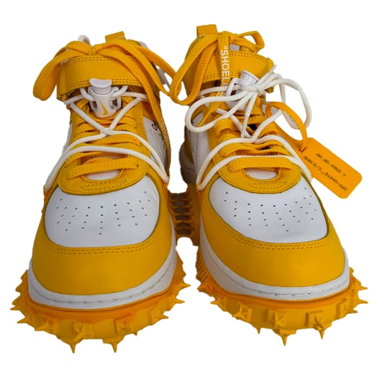 Nike x Off-White Air Force 1 Mid SP Sneaker in Weiß und Varsity Maize Leder - Image 2