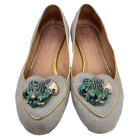 Charlotte Olympia Veredelte Ballerinas aus grauem Wildleder - Image 2
