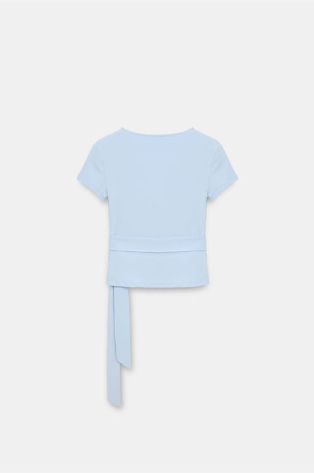 Crop-Wrap-Bluse mit Bindegürtel - Image 6