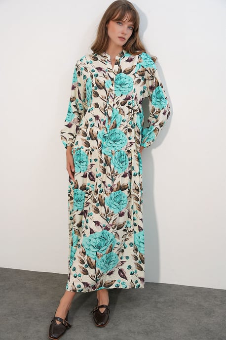 Blumiges Maxikleid mit Mandarinkragen - Image 1