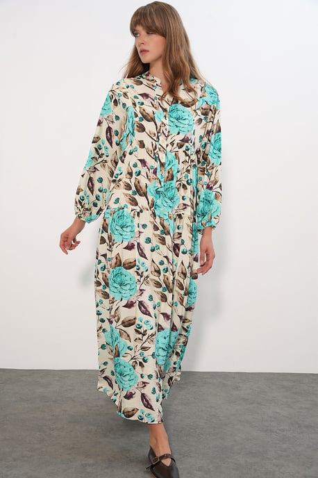 Blumiges Maxikleid mit Mandarinkragen - Image 4