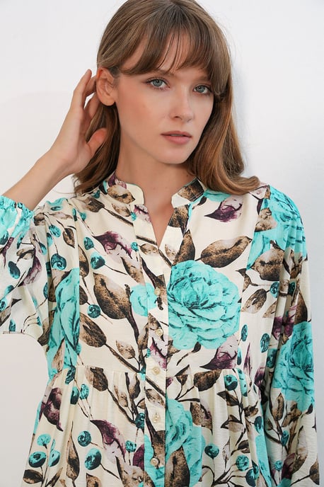 Blumiges Maxikleid mit Mandarinkragen - Image 5