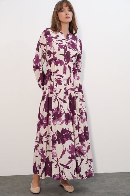 Blumiges Maxikleid mit Mandarinkragen - Image 4