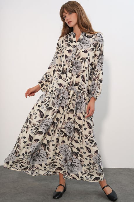 Blumiges Maxikleid mit Mandarinkragen - Image 1