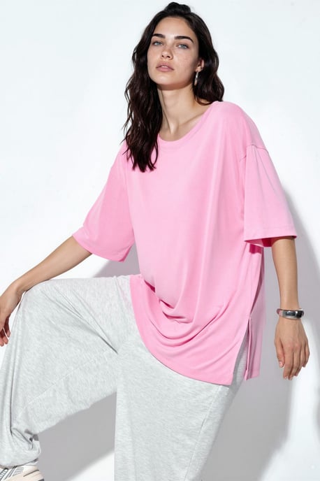 T-Shirt mit Schlitzdetails und Rundhalsausschnitt, kurzarm - Image 2