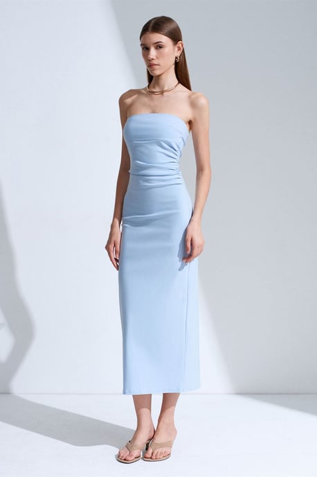 Hüftbetontes Midi-Kleid ohne Träger mit Schlitz - Image 4