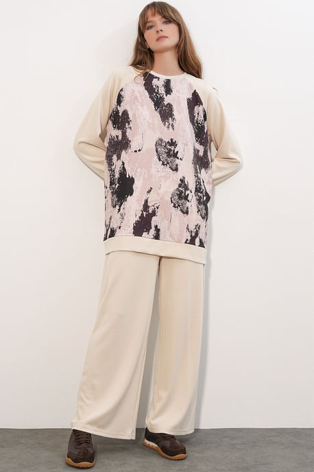 Oversize Tunika mit abstraktem Print und Hose Set - Image 1