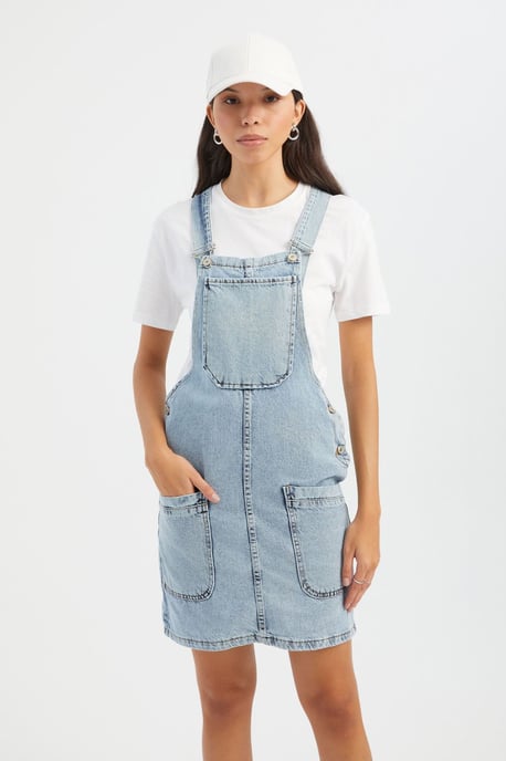Denim Latzkleid Mini mit Taschendetails - Image 3