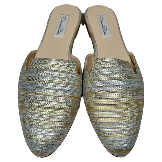 Oscar De La Renta gewebte, metallisch gestreifte Pantoletten aus silbernem Polyester - Image 3