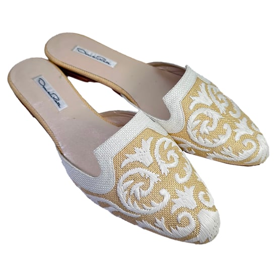 Oscar De La Renta bestickte Mules aus beigem Raffiabast - Image 5