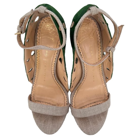 Charlotte Olympia Sandalen mit Blattakzenten in Grün und Beige aus Bast - Image 4