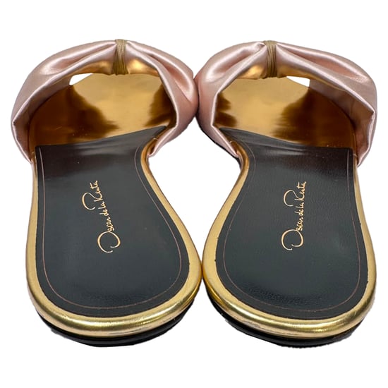 Oscar De La Renta Slide-Sandalen mit Schleifenakzent in rosa Satin - Image 6