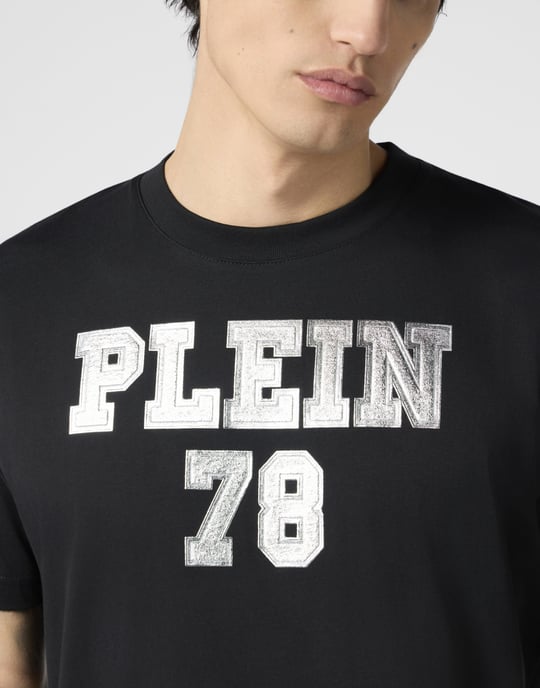 Philipp Plein Kurzarm-Rundhals-T‑Shirt College mit Logoprint - Schwarz - Image 3