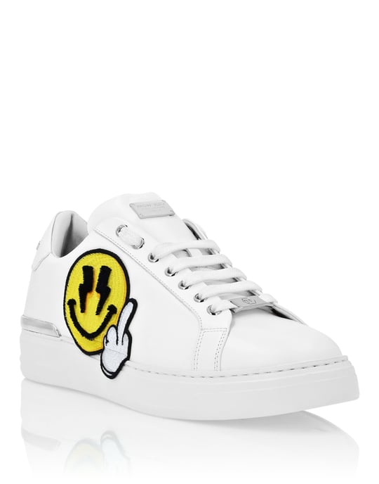 Low-Top-Sneaker Smile - Image 1