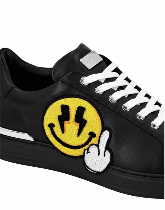 Low-Top-Sneaker Smile - Image 2