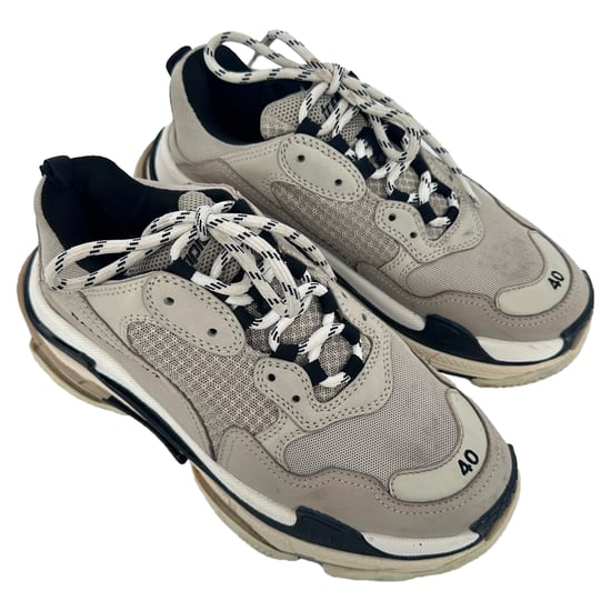 Balenciaga Triple S Sneakers in Khaki Wildleder - Image 6