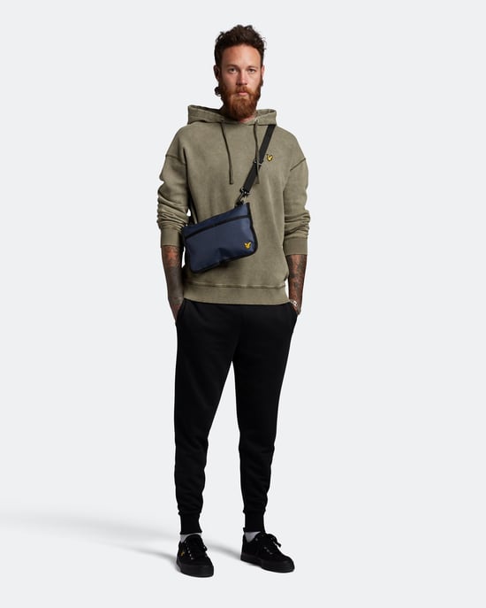 Lyle & Scott Gewaschener Hoodie in Olive - Image 2