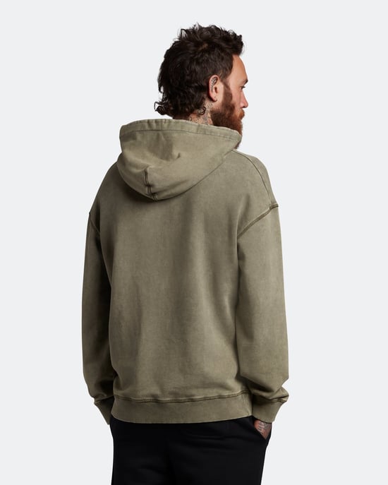Lyle & Scott Gewaschener Hoodie in Olive - Image 3