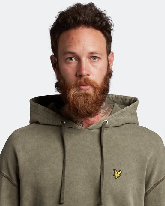 Lyle & Scott Gewaschener Hoodie in Olive - Image 5