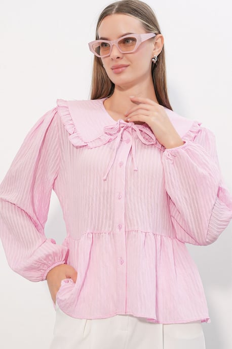 Damenbluse aus Viskose-Mischung mit Babydoll-Kragen - Image 1