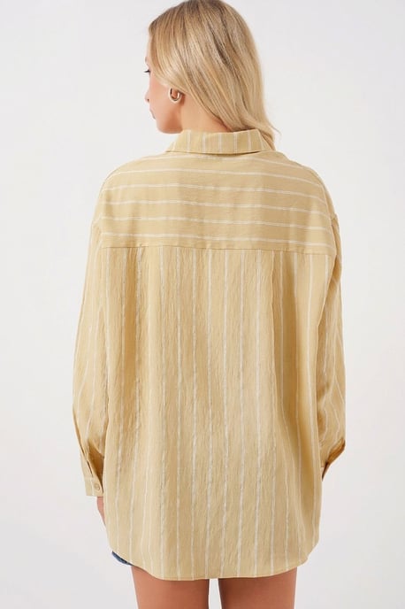 Texturiertes gestreiftes oversized Hemd mit Knopfverschluss - Image 3