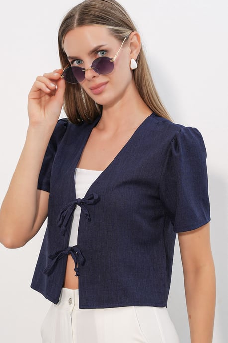 Strukturiertes V-Ausschnitt Leinen-Mix Crop Top - Image 3