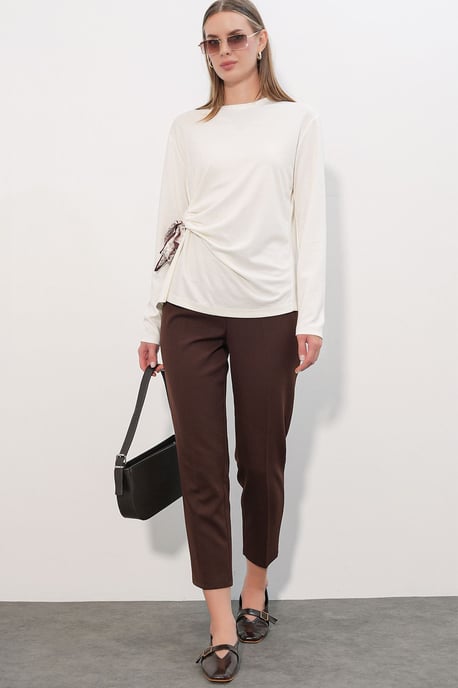 Damen Langarmshirt mit Rundhalsausschnitt und Bindedetail - Image 2