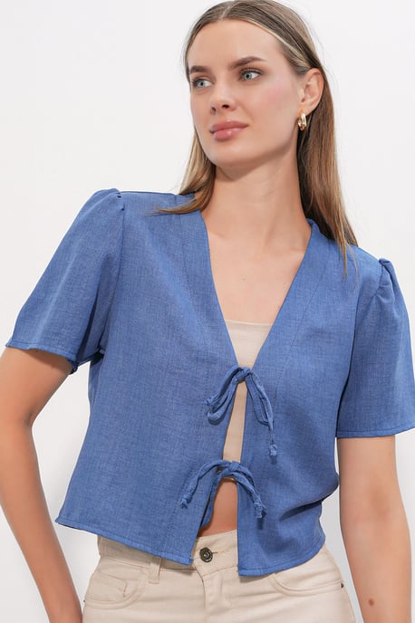 Strukturiertes V-Ausschnitt Leinen-Mix Crop Top - Image 3